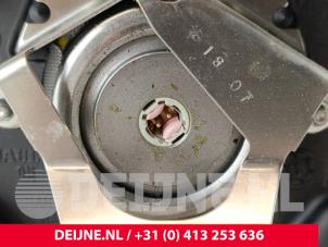Nissan Primastar Left airbag (steering wheel) O288769 photo 3