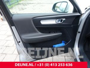 Volvo XC40 Portier 4Deurs links-voor O288858 foto 2