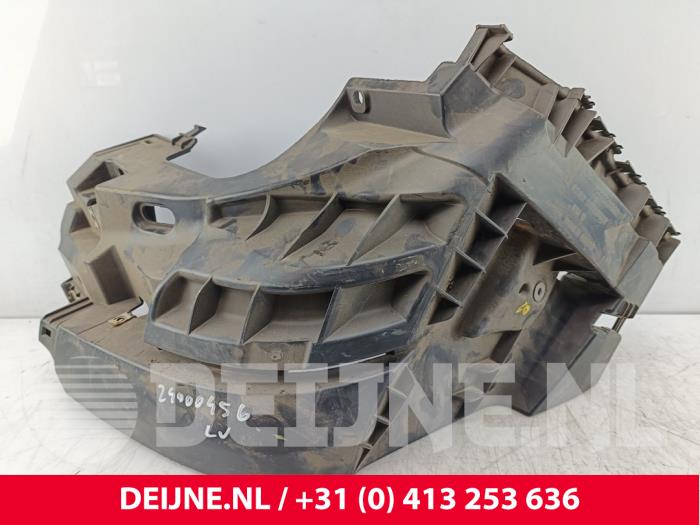 Nissan Primastar Stoßstangenstütze links hinten O288882
