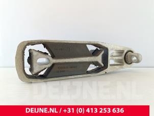 Gebruikte Motorrubber Volvo XC60 II (UZ) 2.0 T5 16V AWD Prijs € 50,00 Margeregeling aangeboden door van Deijne Onderdelen Uden B.V.