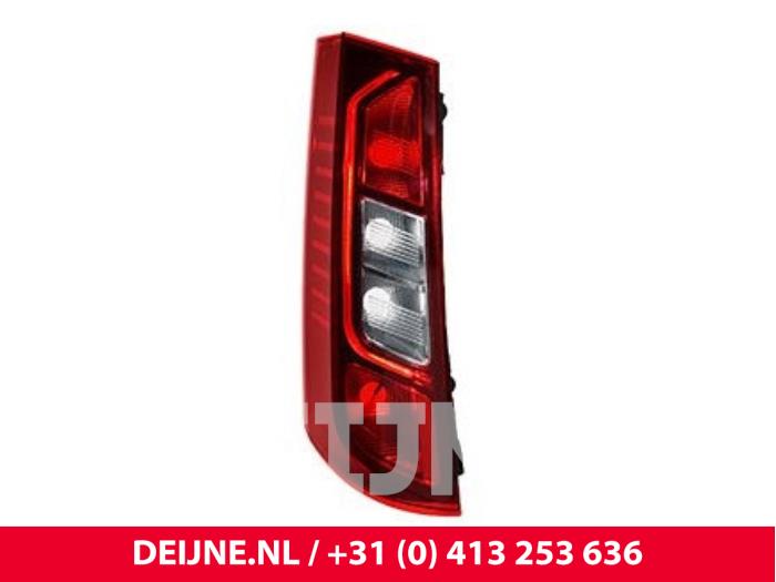 Renault Express Achterlicht links O9990003024