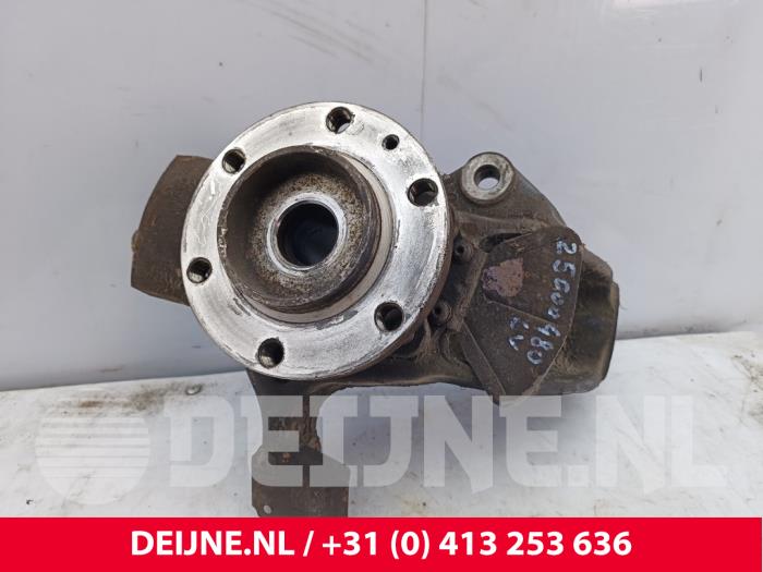 Mercedes Sprinter Achsschenkel links vorne O288990