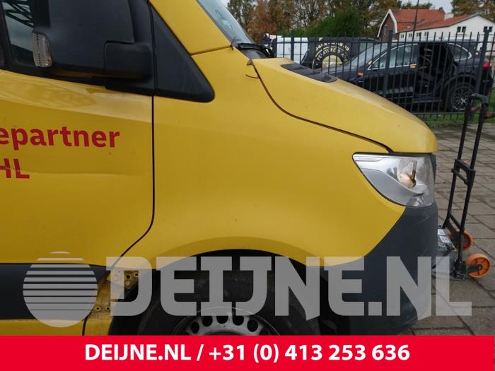 Mercedes Sprinter Kotflügel rechts vorne O289004