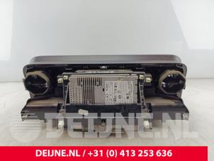 Mercedes Sprinter Display Multi Media regelunit O288982 foto 2