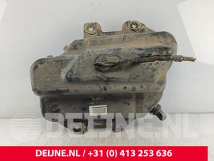 Gebruikte Adblue tank Mercedes Vito (447.6) 2.2 114 CDI 16V Prijs € 157,30 Inclusief btw aangeboden door van Deijne Onderdelen Uden B.V.