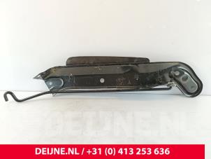 Volkswagen Crafter Koplampframe links O289038 foto 2