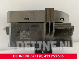 Lynk & Co 01 Panic lighting switch O289042 photo 3