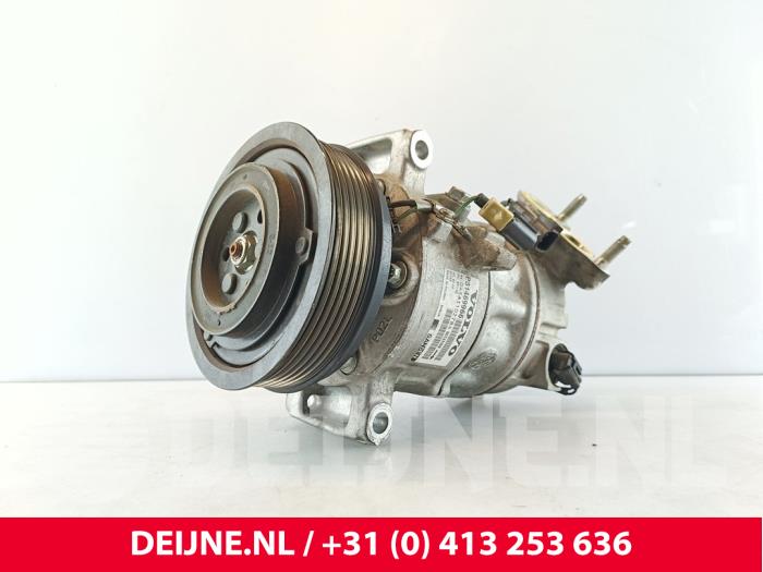 Gebruikte Aircopomp Volvo V40 Cross Country (MZ) 2.0 D2 16V Prijs € 75,00 Margeregeling aangeboden door van Deijne Onderdelen Uden B.V.