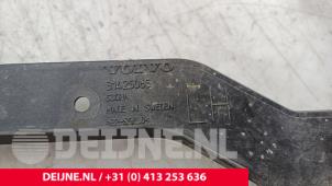 Volvo V90 Rear bumper bracket, left O289063 photo 3