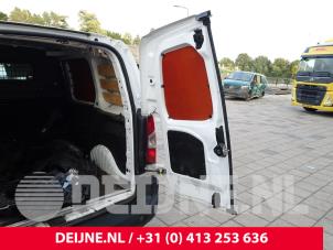 Peugeot Partner Minibus/van rear door O289087 photo 2
