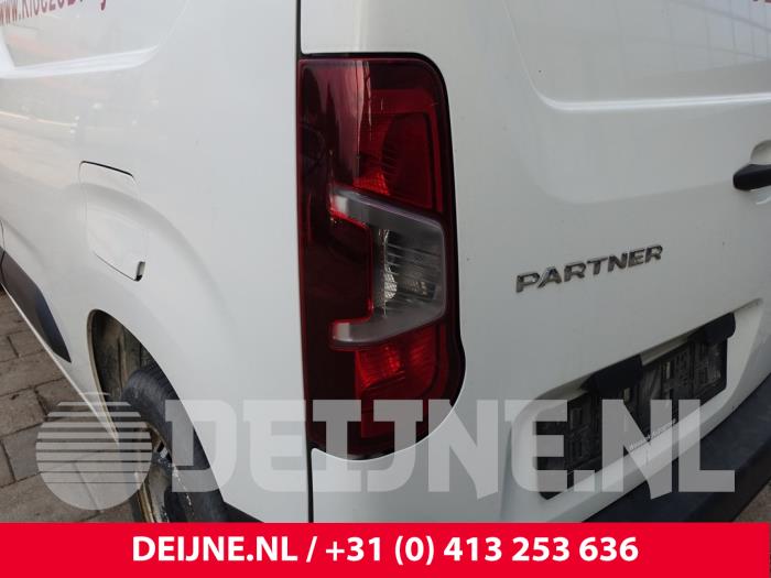 Peugeot Partner Rücklicht links O289088