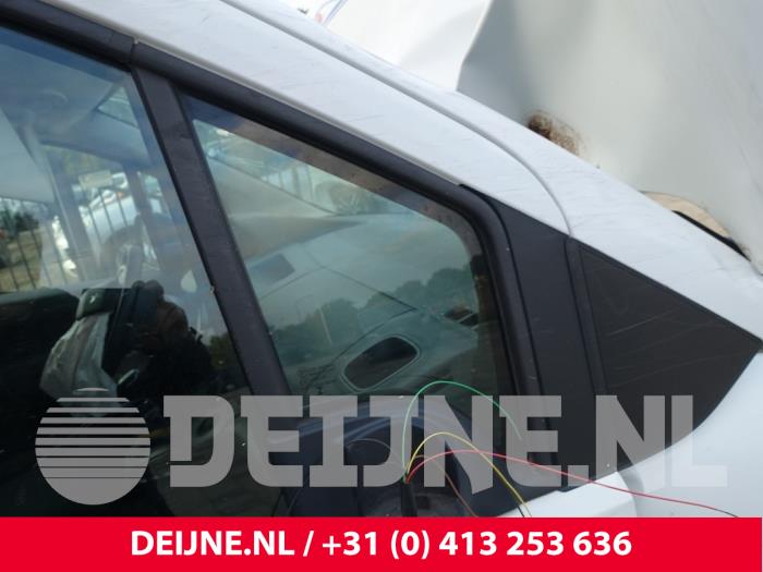 Peugeot Partner Dreieckfenster rechts vorne O289098