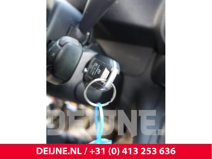 Peugeot Partner Zündschloss+Schlüssel O289104