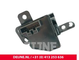 Lynk & Co 01 Parking brake switch O9990003079 photo 3