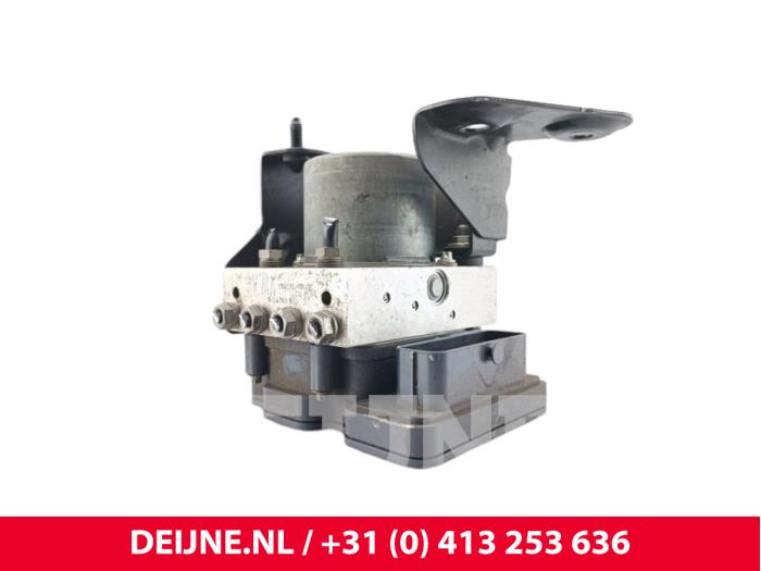 Gebruikte ABS Pomp Volkswagen Transporter T6 2.0 TDI Prijs € 363,00 Inclusief btw aangeboden door van Deijne Onderdelen Uden B.V.