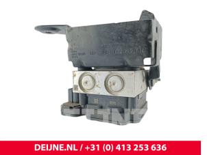 Volkswagen Transporter ABS pump O289280 photo 2