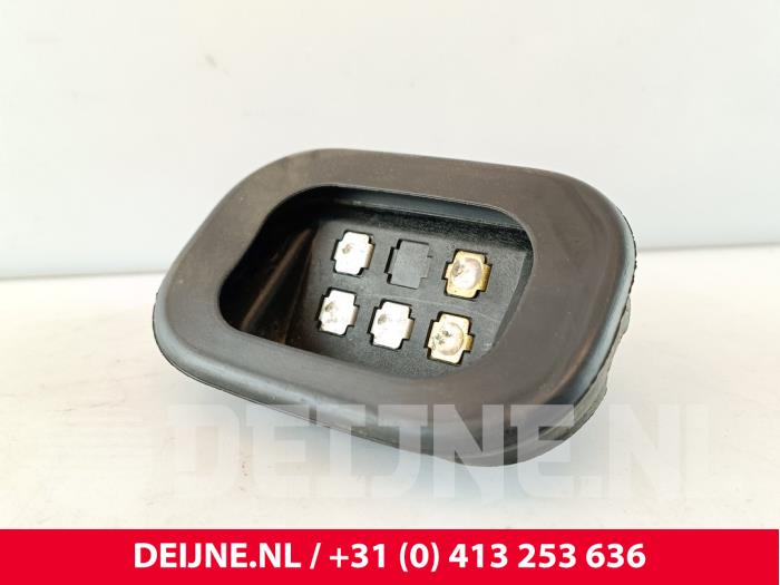 Renault Trafic Schuifdeur slotvanger rechts O289445