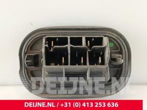 Renault Trafic Schuifdeur slotvanger rechts O289445 foto 2