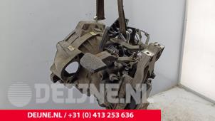 Volkswagen Caddy Gearbox O289538 photo 2