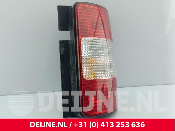 Volkswagen Caddy Taillight, right O289624