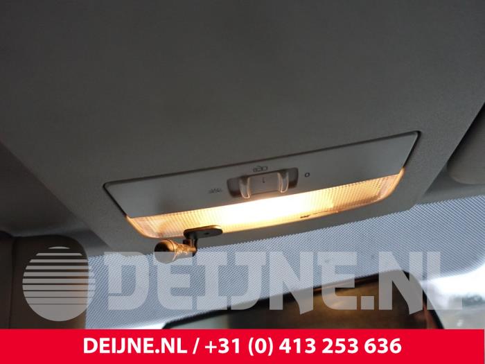 Volkswagen Caddy Interior lighting, front O289626