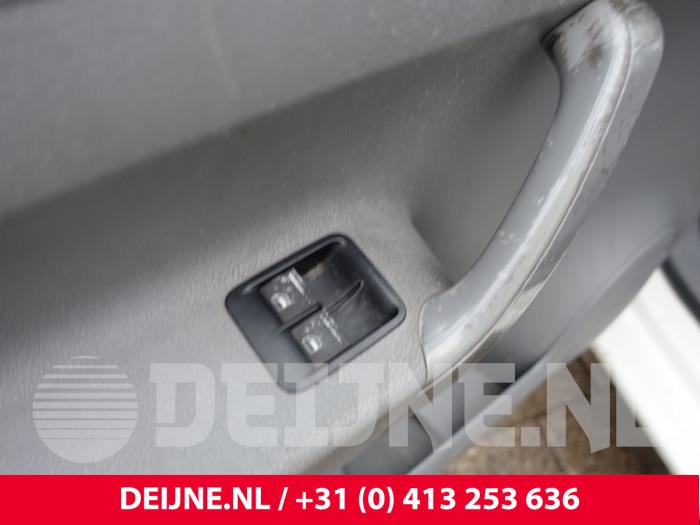Volkswagen Caddy Electric window switch O289637