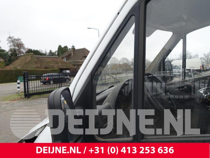 Mercedes Sprinter Dreieckfenster links vorne O289710