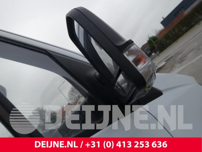 Mercedes Sprinter Dreieckfenster rechts vorne O289711