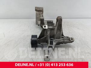 Volkswagen Transporter Dynamosteun onder O289764 foto 3