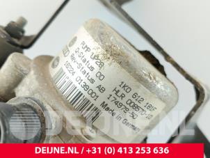 Volkswagen Crafter Brake servo vacuum pump O289802 photo 3