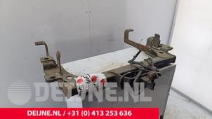 Opel Movano Trekhaak O289849 foto 2