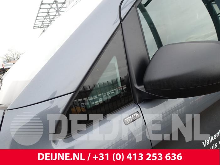 Mercedes Vito Dreieckfenster links vorne O289895