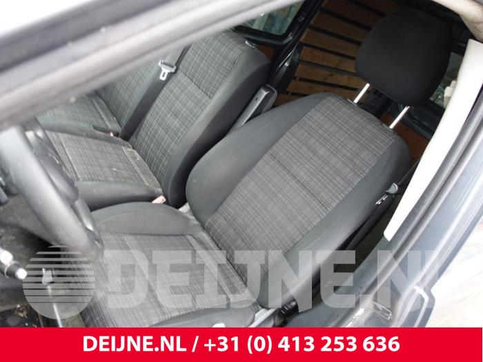 Mercedes Vito Sitz links O289926