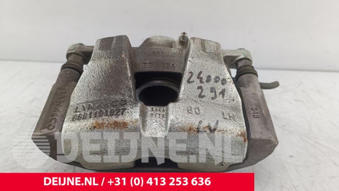 Lynk & Co 01 Remklauw (Tang) links-voor O289959
