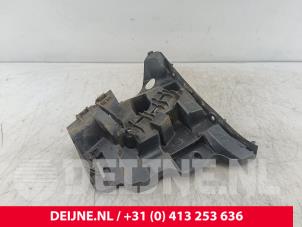 Volvo XC70 Front bumper bracket, right O290042 photo 2