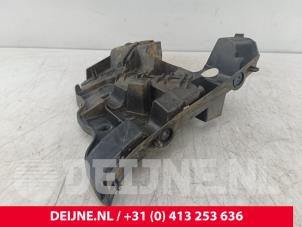 Volvo XC70 Front bumper bracket, right O290042 photo 3