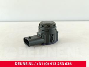 Gebruikte PDC Sensor Mercedes eSprinter 3,5t (907.6/910.6) 314 Prijs € 30,25 Inclusief btw aangeboden door van Deijne Onderdelen Uden B.V.