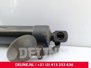 Volvo XC40 Gasdämpfer rechts hinten O290236 foto 2