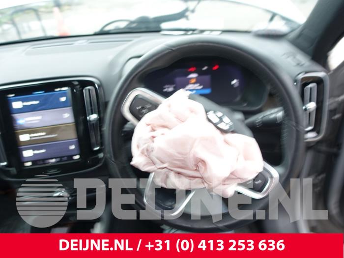 Volvo XC40 Lenkrad O290251
