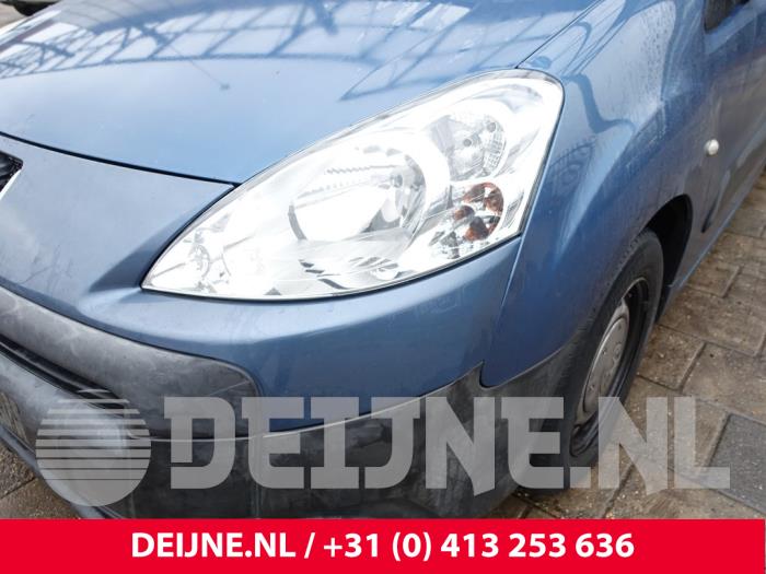Peugeot Partner Koplamp links O290330
