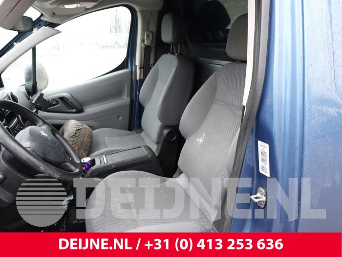 Peugeot Partner Sitz links O290347