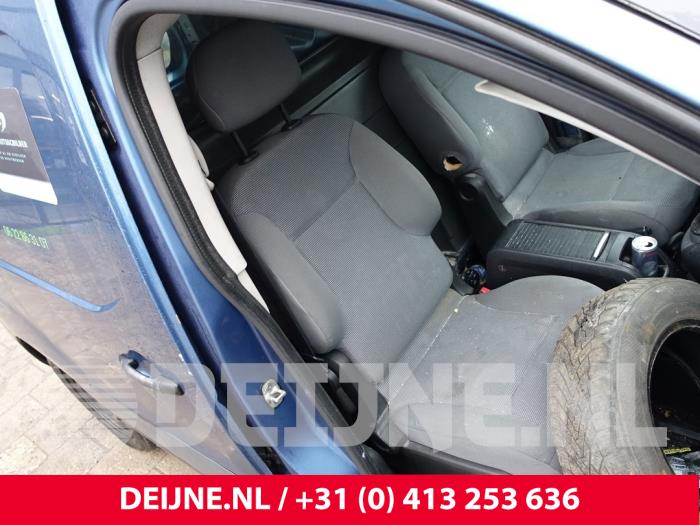 Peugeot Partner Stoel rechts O290348