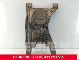 Gebruikte Steun (diversen) Mercedes eSprinter 3,5t (907.6/910.6) 314 Prijs € 60,50 Inclusief btw aangeboden door van Deijne Onderdelen Uden B.V.