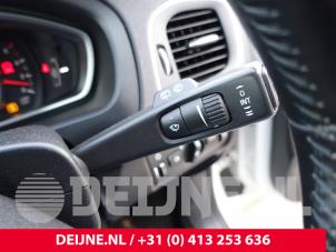 Volvo V40 Steering column stalk O290536 photo 2