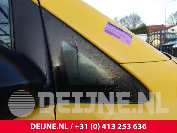 Mercedes eVito Driehoeks Ruit rechts-voor O290651
