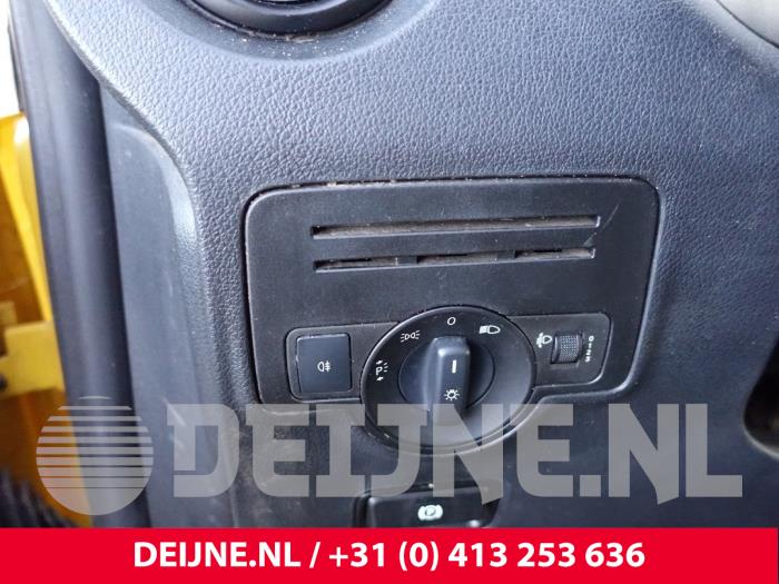 Mercedes eVito Licht Schalter O290665