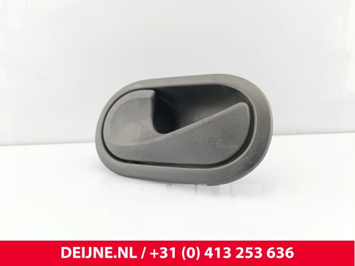 Nissan Interstar Türgriff 2-türig links O290629