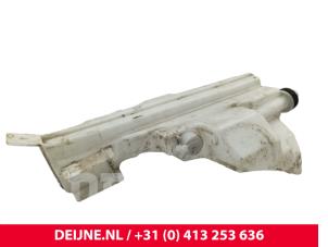 Volvo XC90 Front windscreen washer reservoir O290874 photo 3