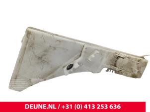 Volvo XC90 Front windscreen washer reservoir O290874 photo 2