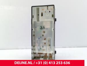 Nissan NV200 Elektrisch Raam Schakelaar O290624 foto 2